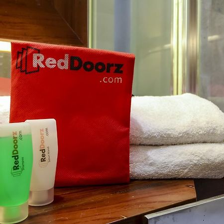 Reddoorz Plus Near Tugu Jogja Jogjacarta Exterior foto