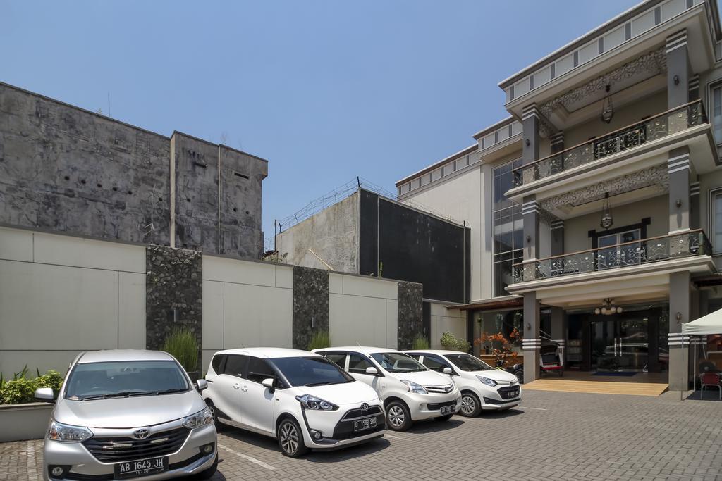 Reddoorz Plus Near Tugu Jogja Jogjacarta Exterior foto